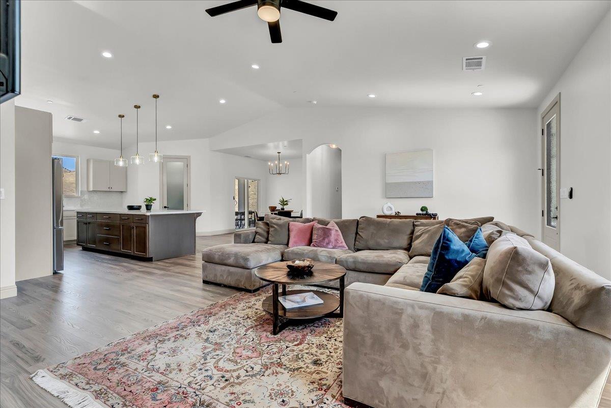 32588 Greene Dr, Springville, CA 93265