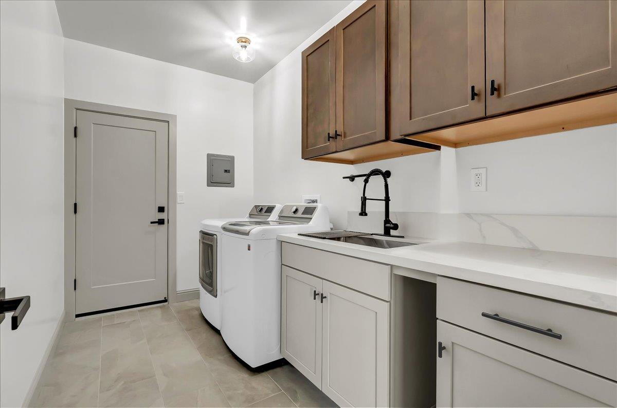 32588 Greene Dr, Springville, CA 93265