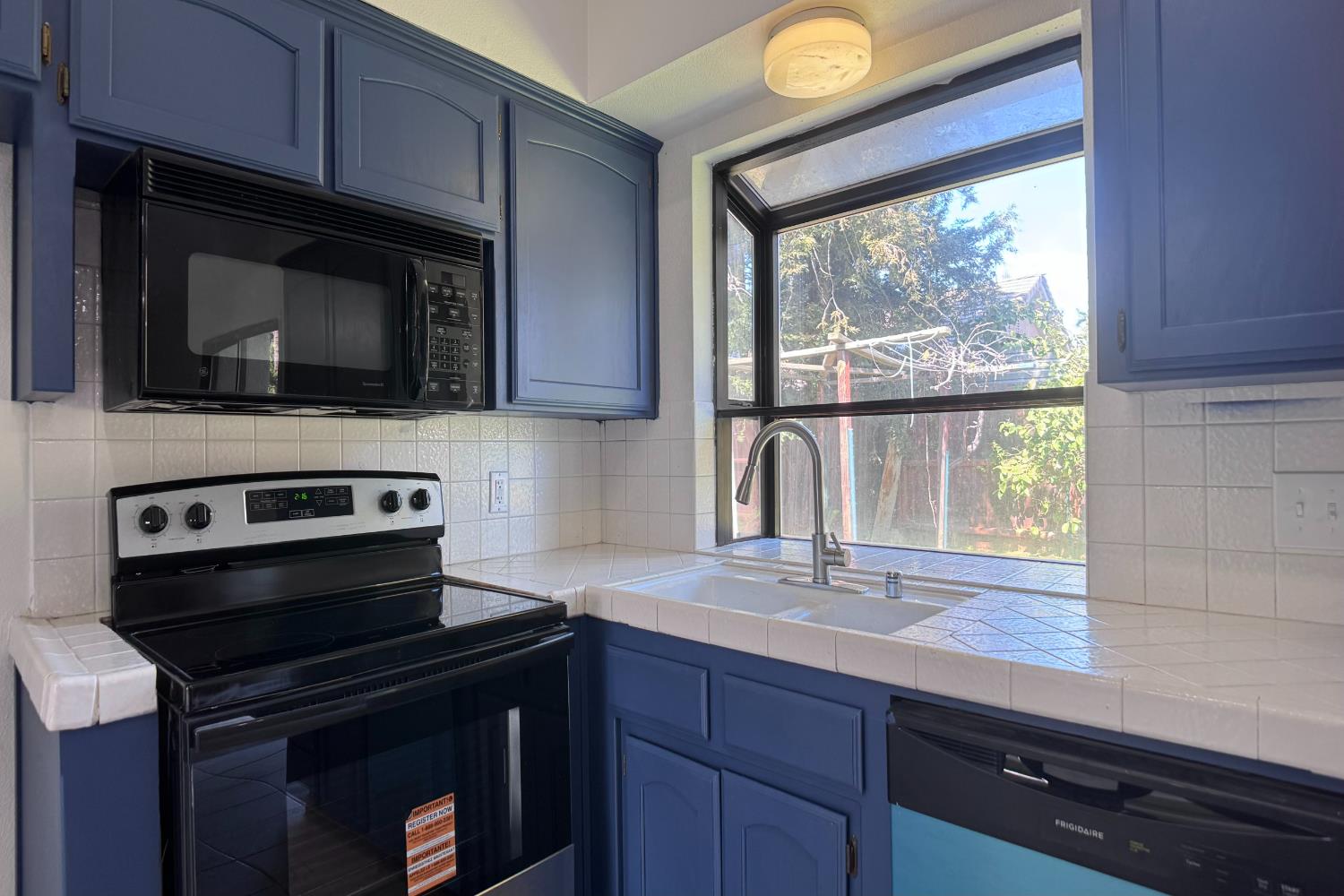 1910 E Eclipse Ave, Fresno, CA 93720