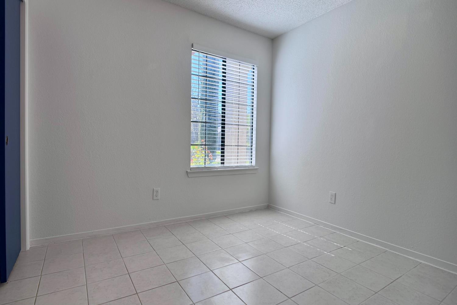 1910 E Eclipse Ave, Fresno, CA 93720