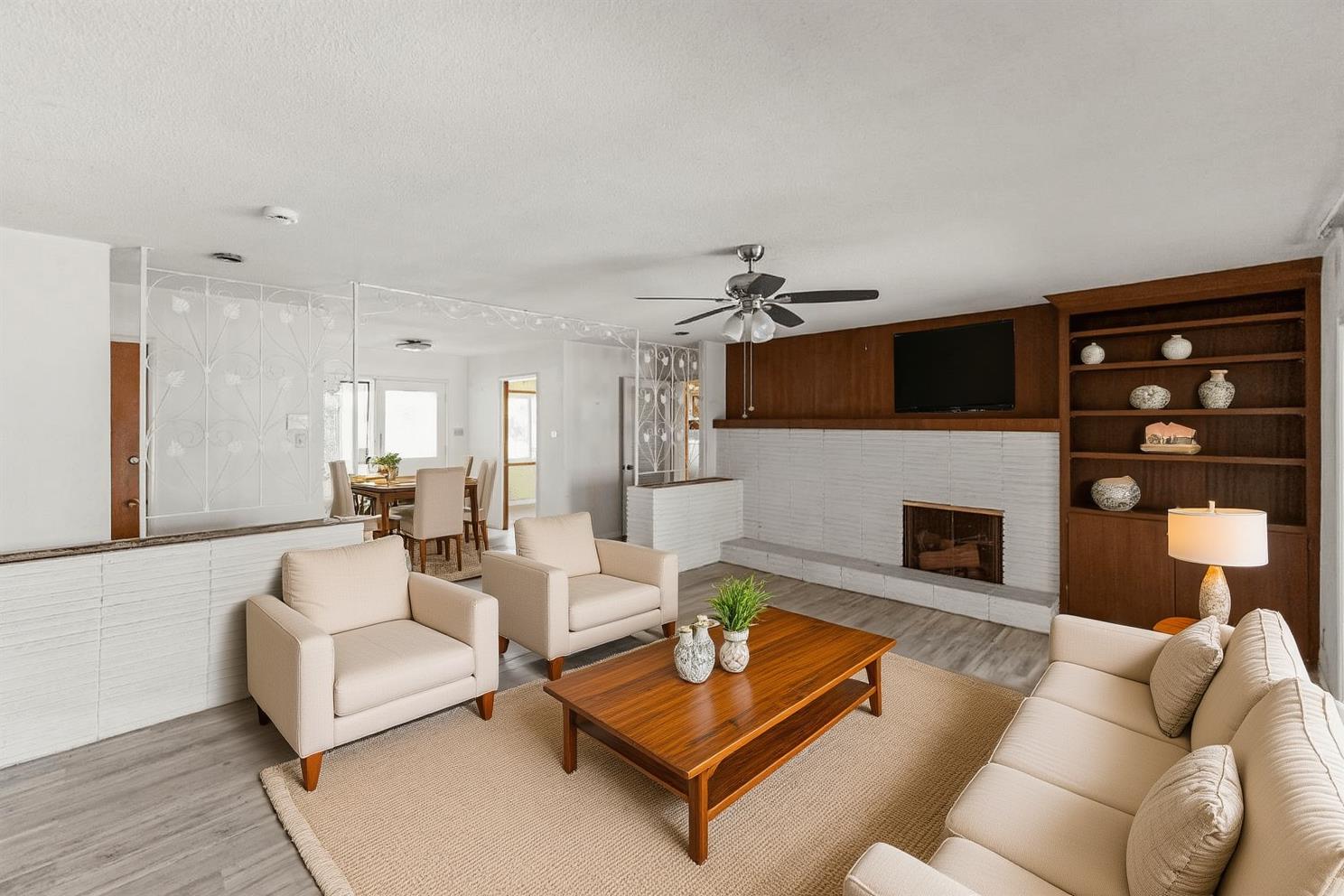 6259 E Liberty Ave, Fresno, CA 93727