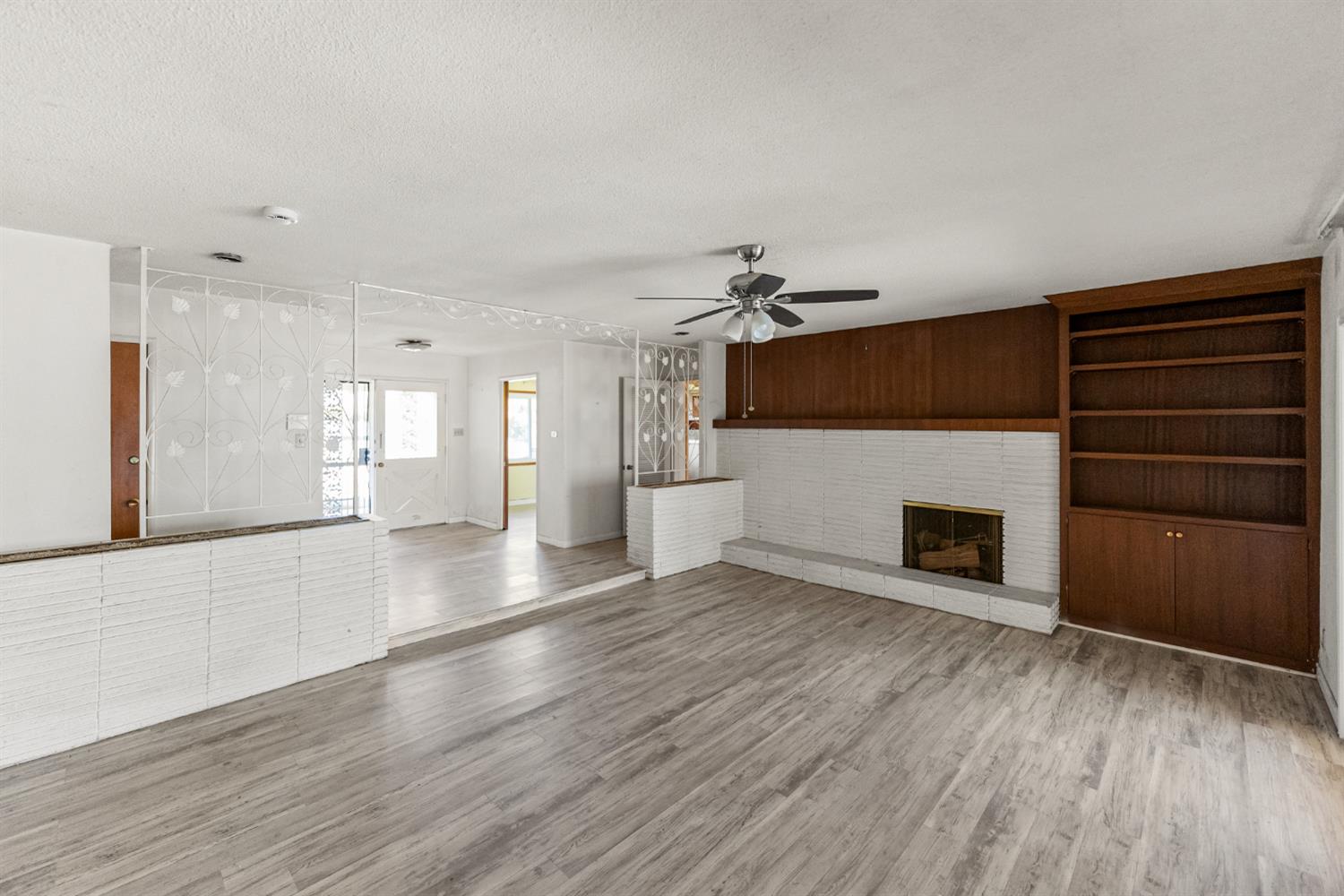 6259 E Liberty Ave, Fresno, CA 93727