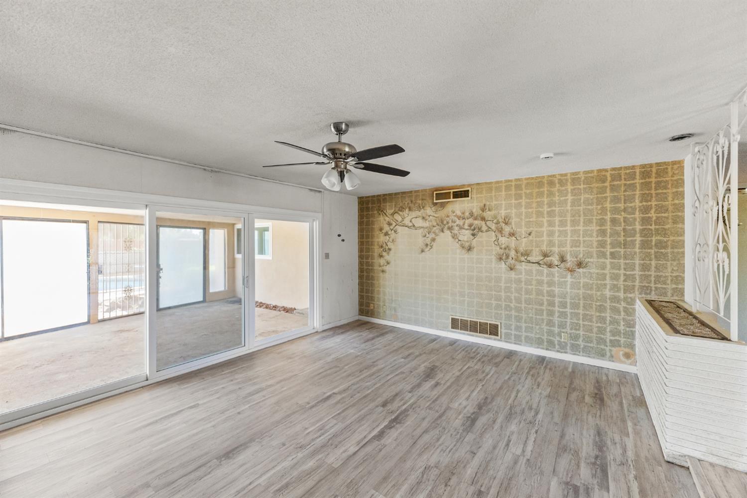 6259 E Liberty Ave, Fresno, CA 93727