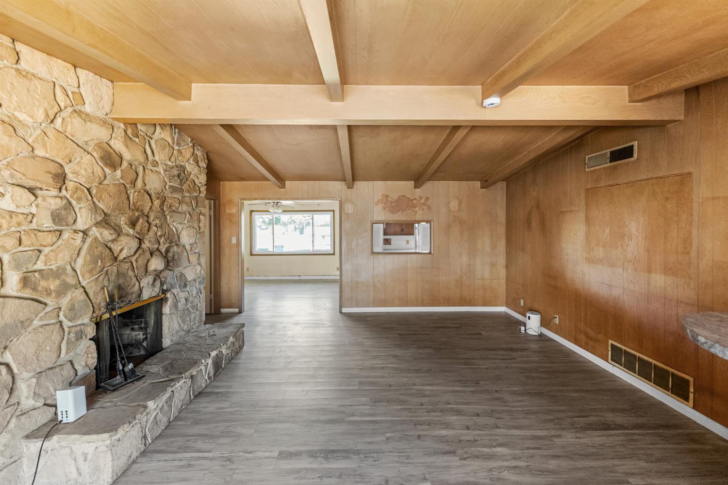 6259 E Liberty Ave, Fresno, CA 93727