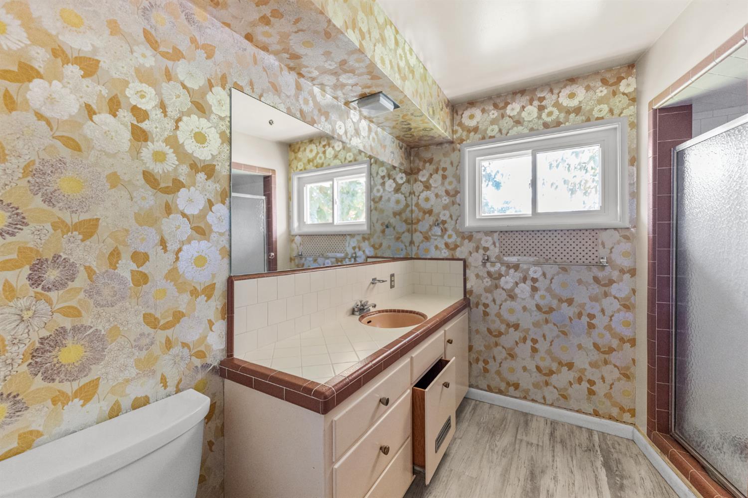 6259 E Liberty Ave, Fresno, CA 93727