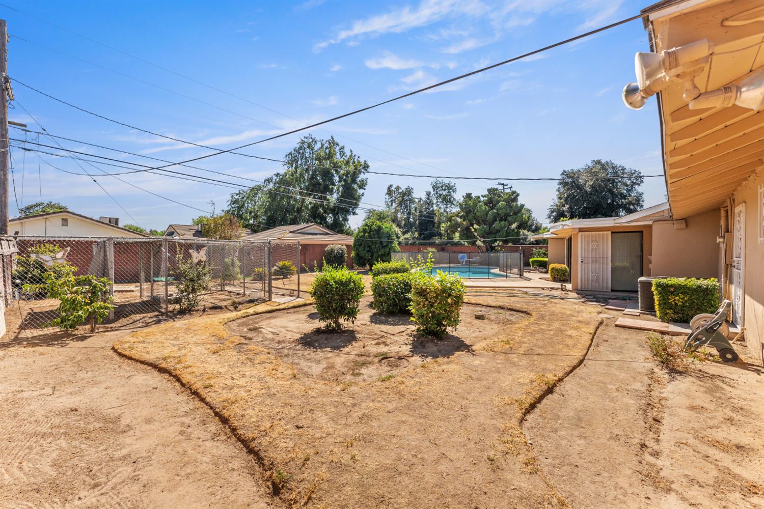 6259 E Liberty Ave, Fresno, CA 93727