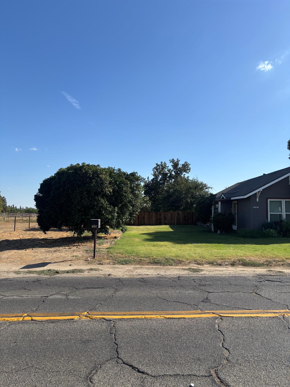 19317 Parlier Ave E, Reedley, CA 93654