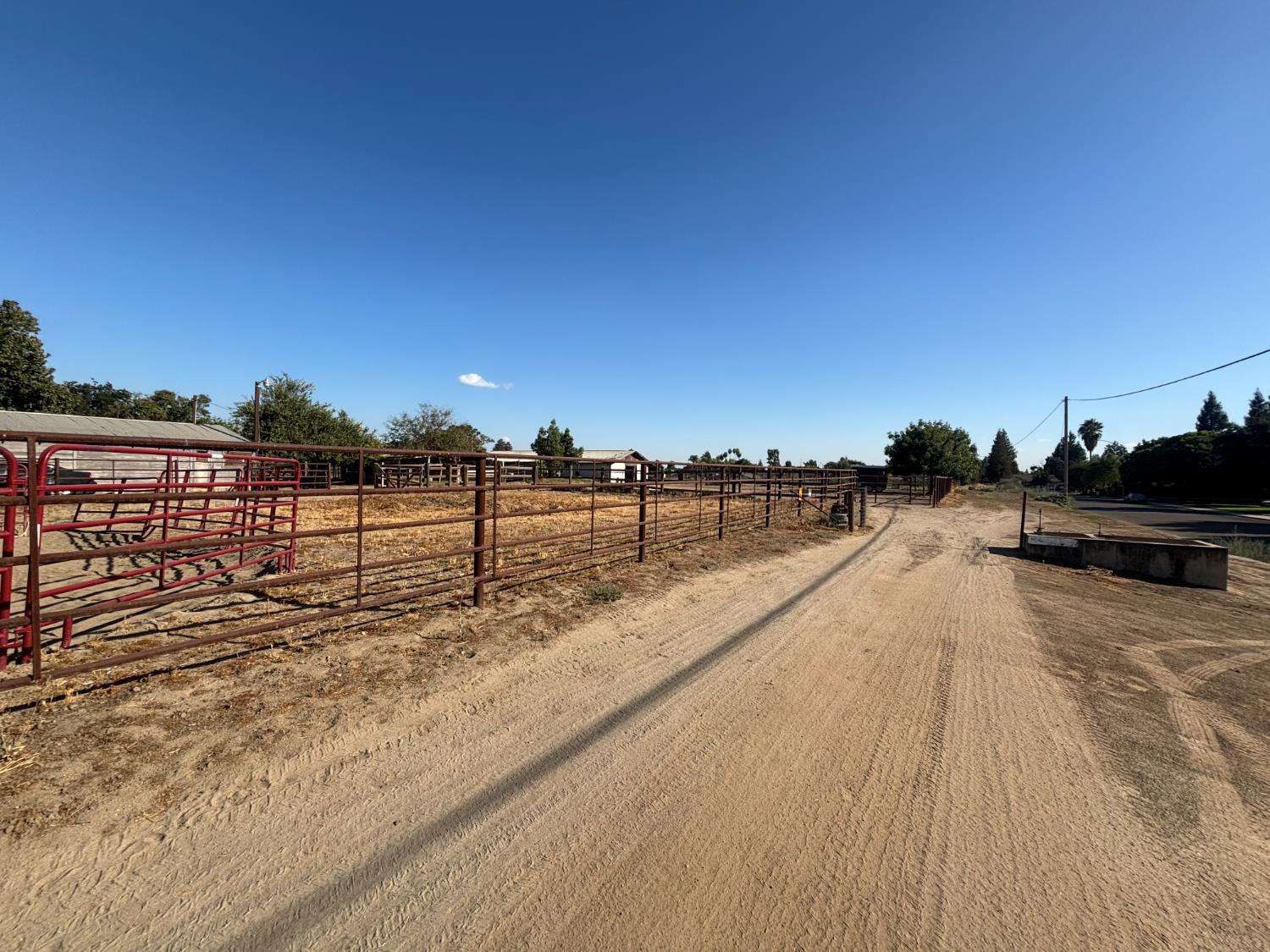 19317 Parlier Ave E, Reedley, CA 93654