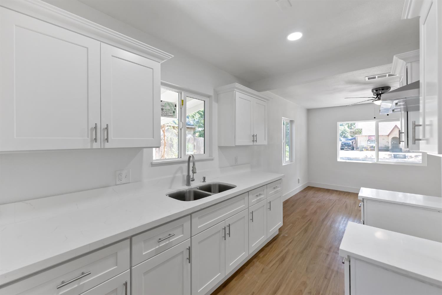 4623 E Nevada Ave, Fresno, CA 93702