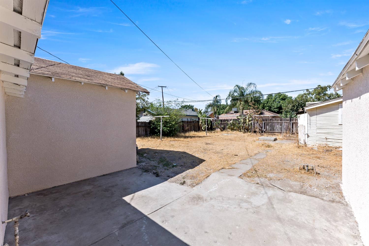 4623 E Nevada Ave, Fresno, CA 93702