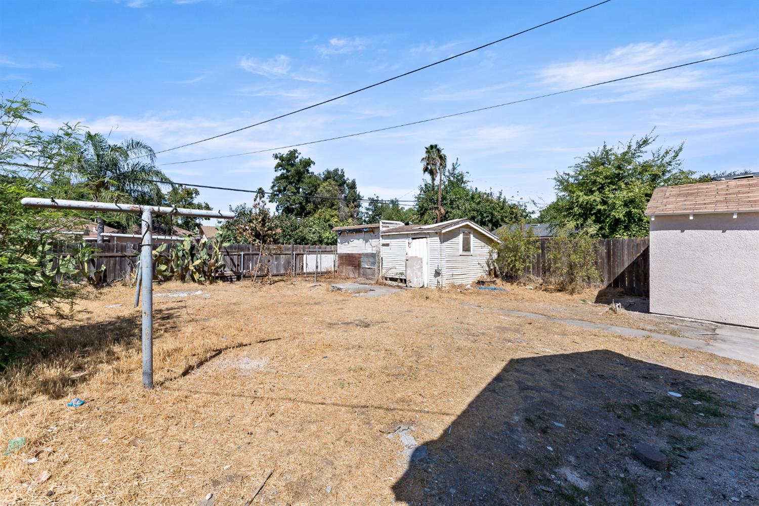 4623 E Nevada Ave, Fresno, CA 93702