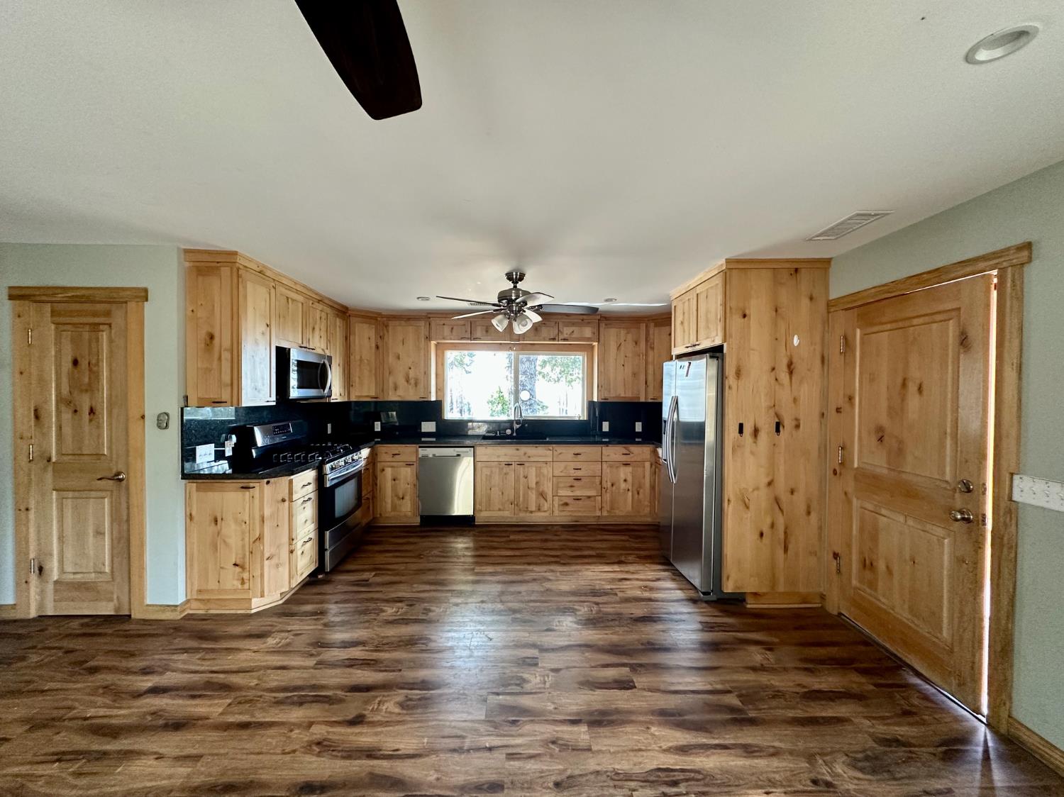 38295 Cressman Rd, Shaver Lake, CA 93664