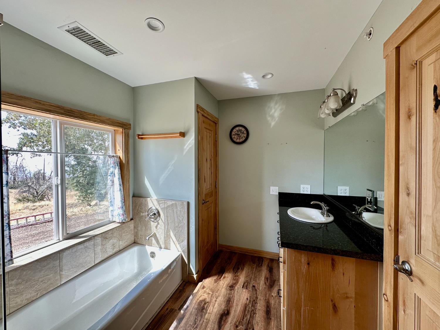 38295 Cressman Rd, Shaver Lake, CA 93664