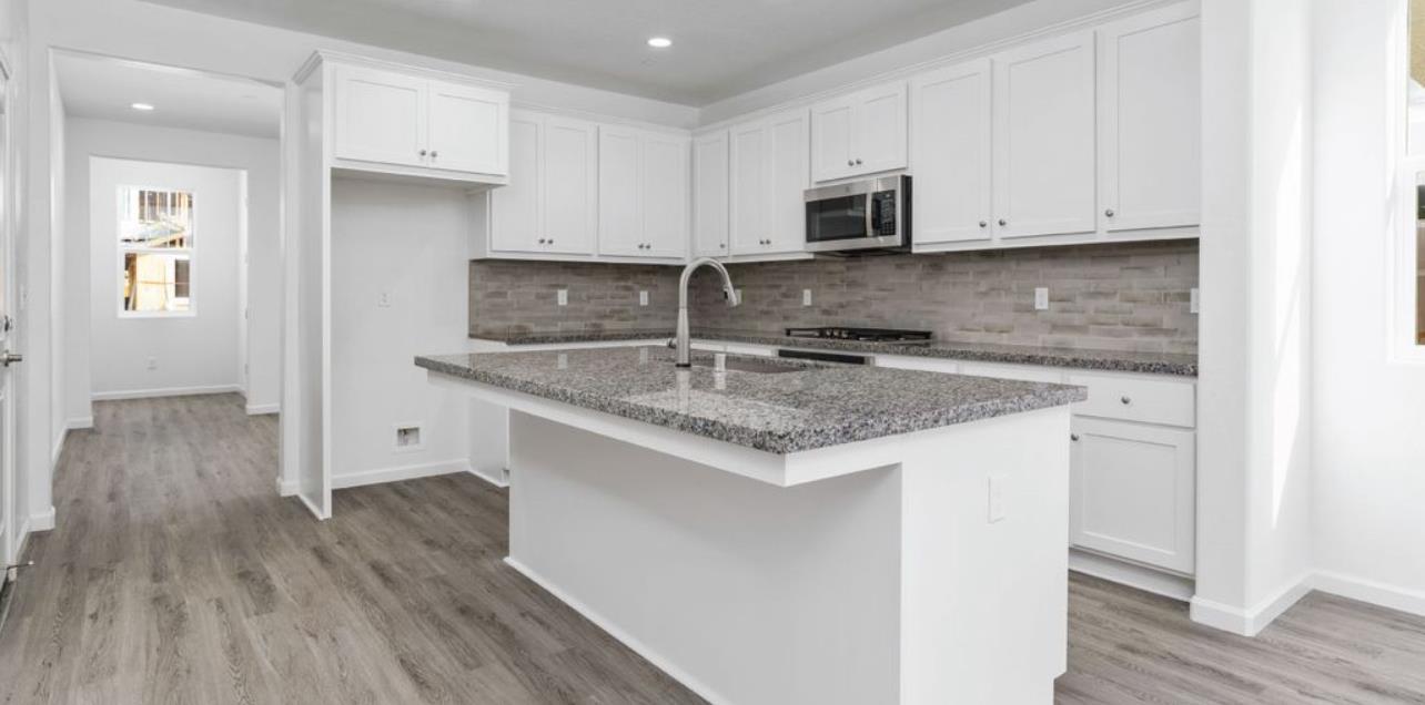 2231 N Bliss Ave, Fresno, CA 93727