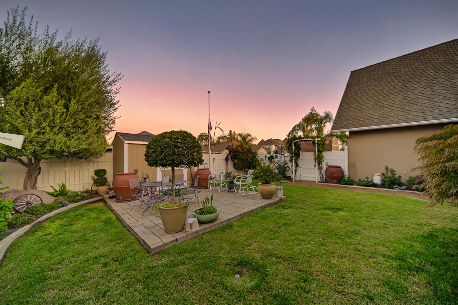 2382 20Th Ave, Kingsburg, CA 93631