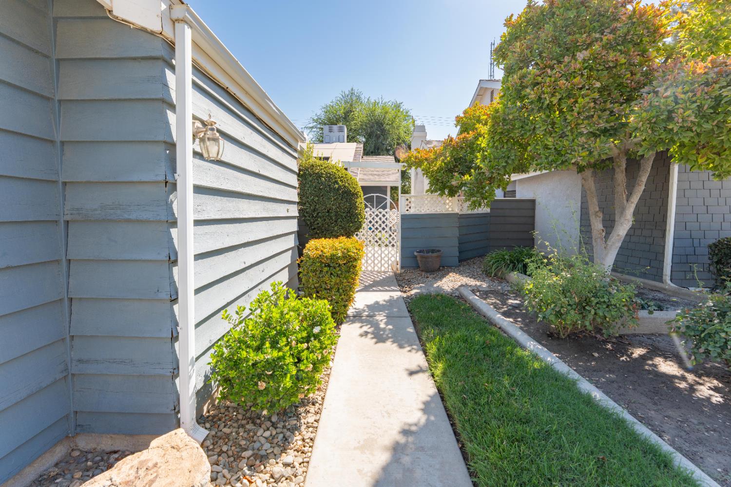 1818 S Cain St, Visalia, CA 93292