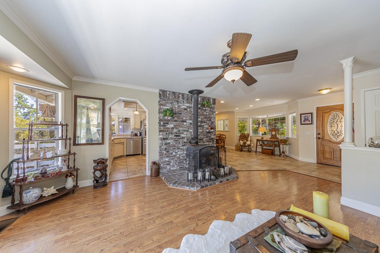 50622 Critter Creek Ln, Oakhurst, CA 93644