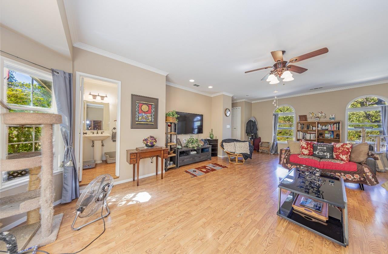 50622 Critter Creek Ln, Oakhurst, CA 93644