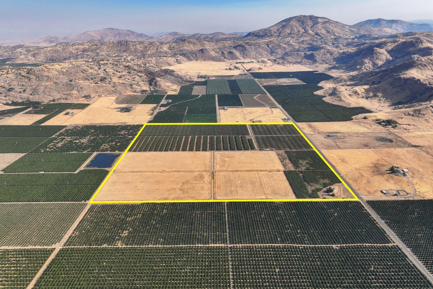 3905 S Hills Valley Rd, Orange Cove, CA 93646