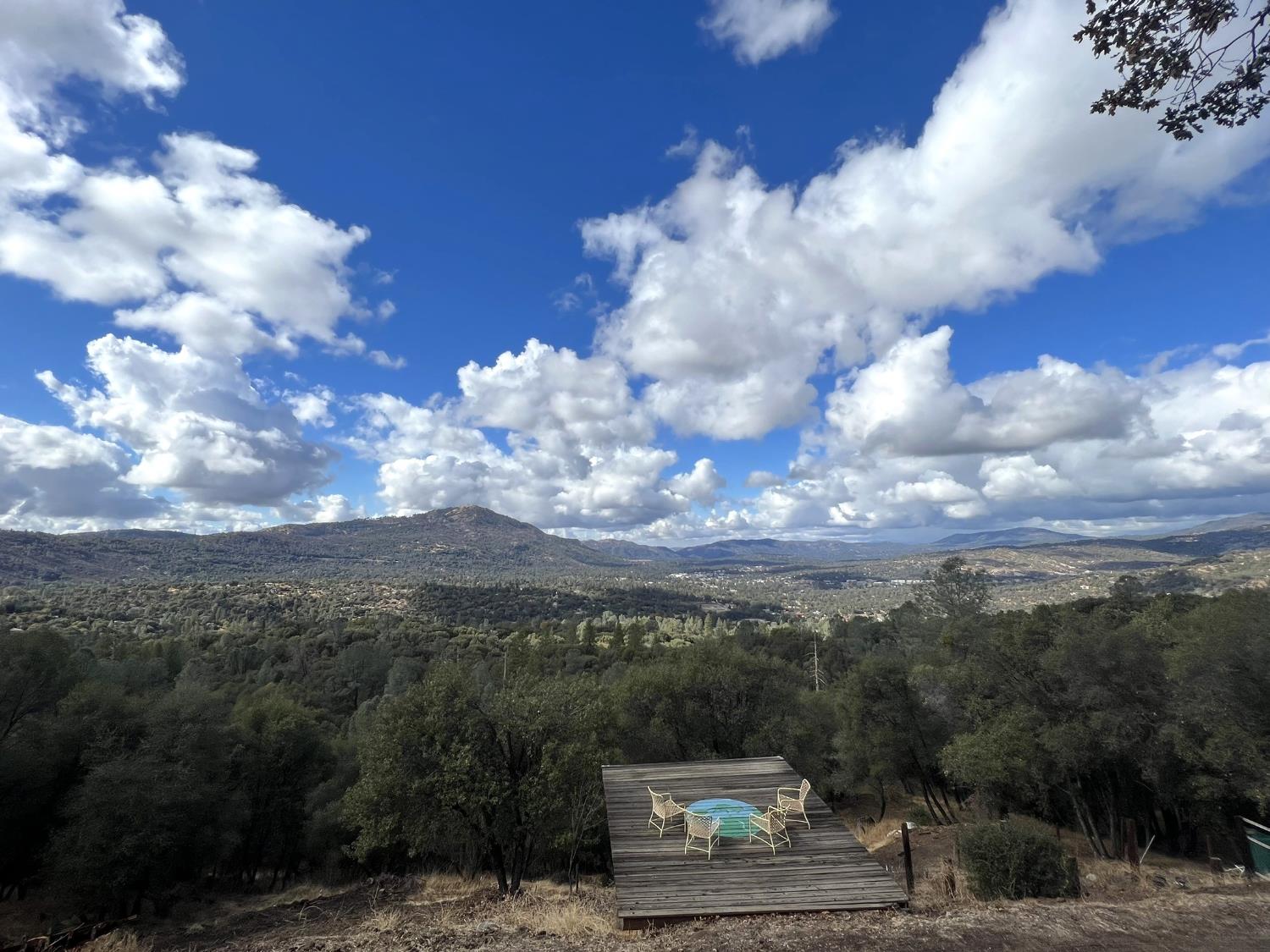 51571 Coyote Ridge Rd, Oakhurst, CA 93644