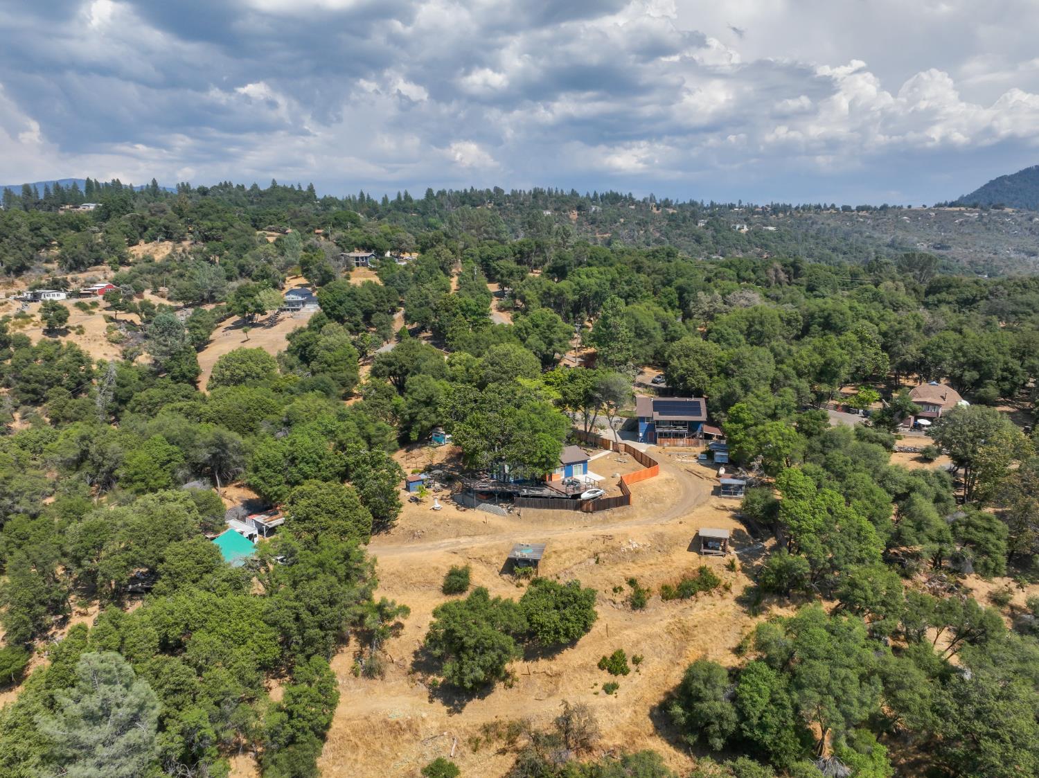 51571 Coyote Ridge Rd, Oakhurst, CA 93644