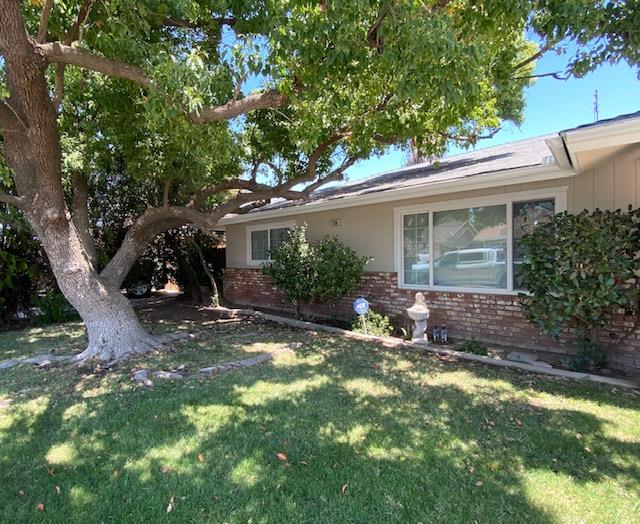 238 Fairbanks Ave, Sanger, CA 93657