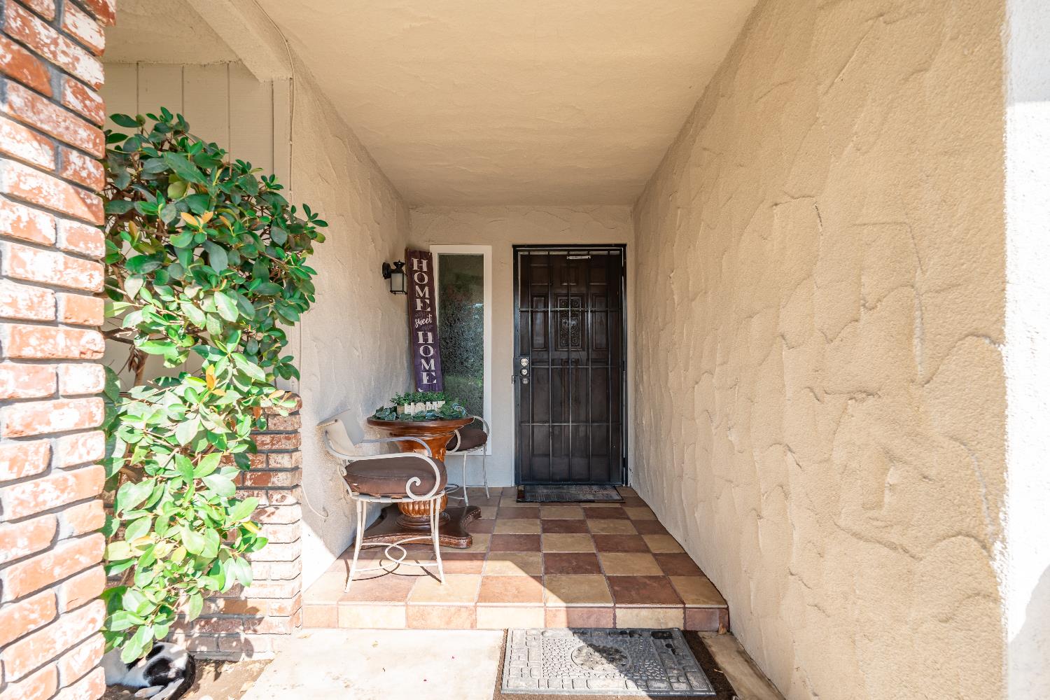 238 Fairbanks Ave, Sanger, CA 93657