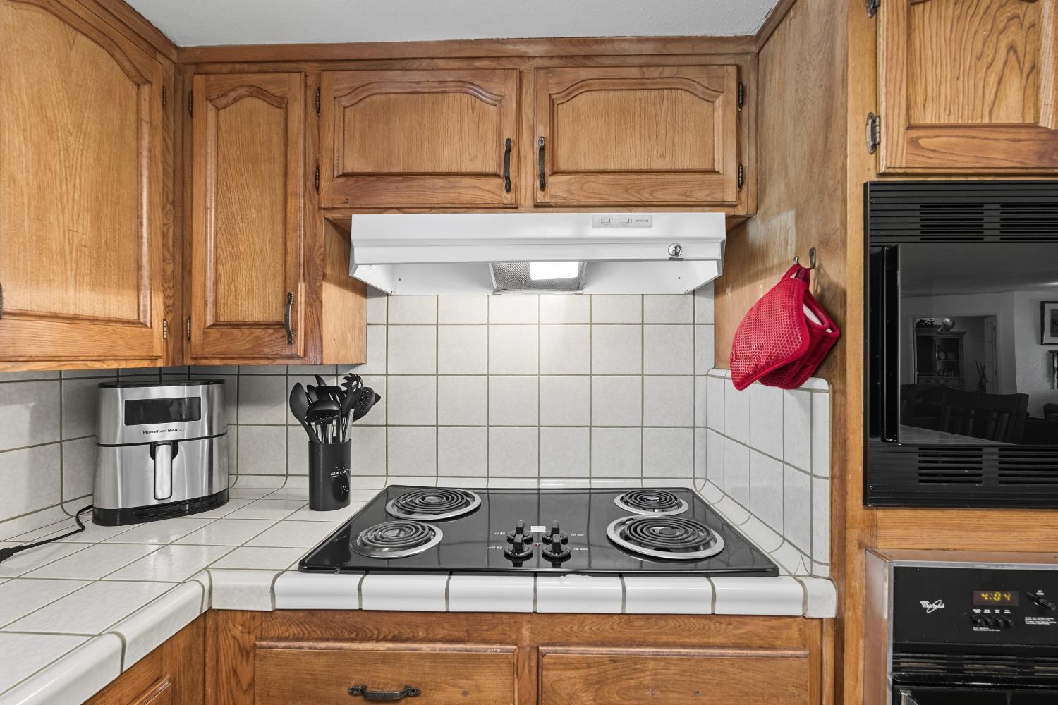 238 Fairbanks Ave, Sanger, CA 93657