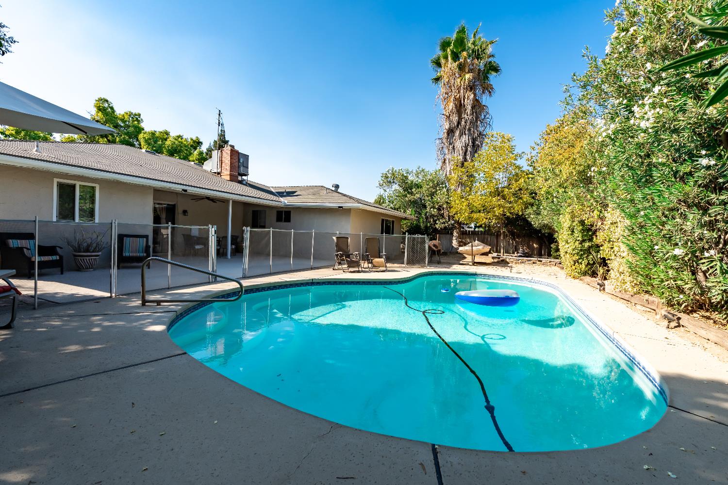 238 Fairbanks Ave, Sanger, CA 93657