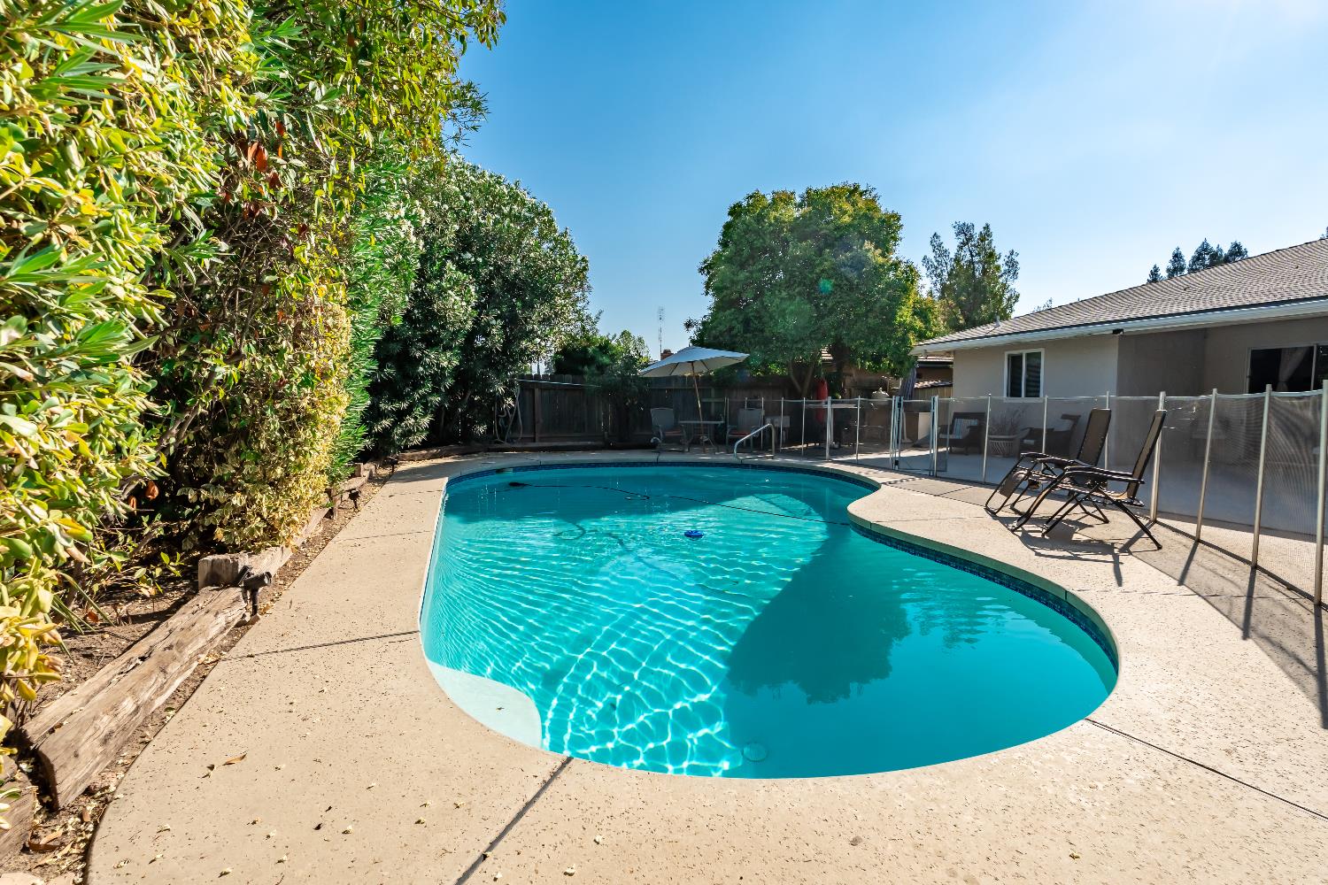 238 Fairbanks Ave, Sanger, CA 93657