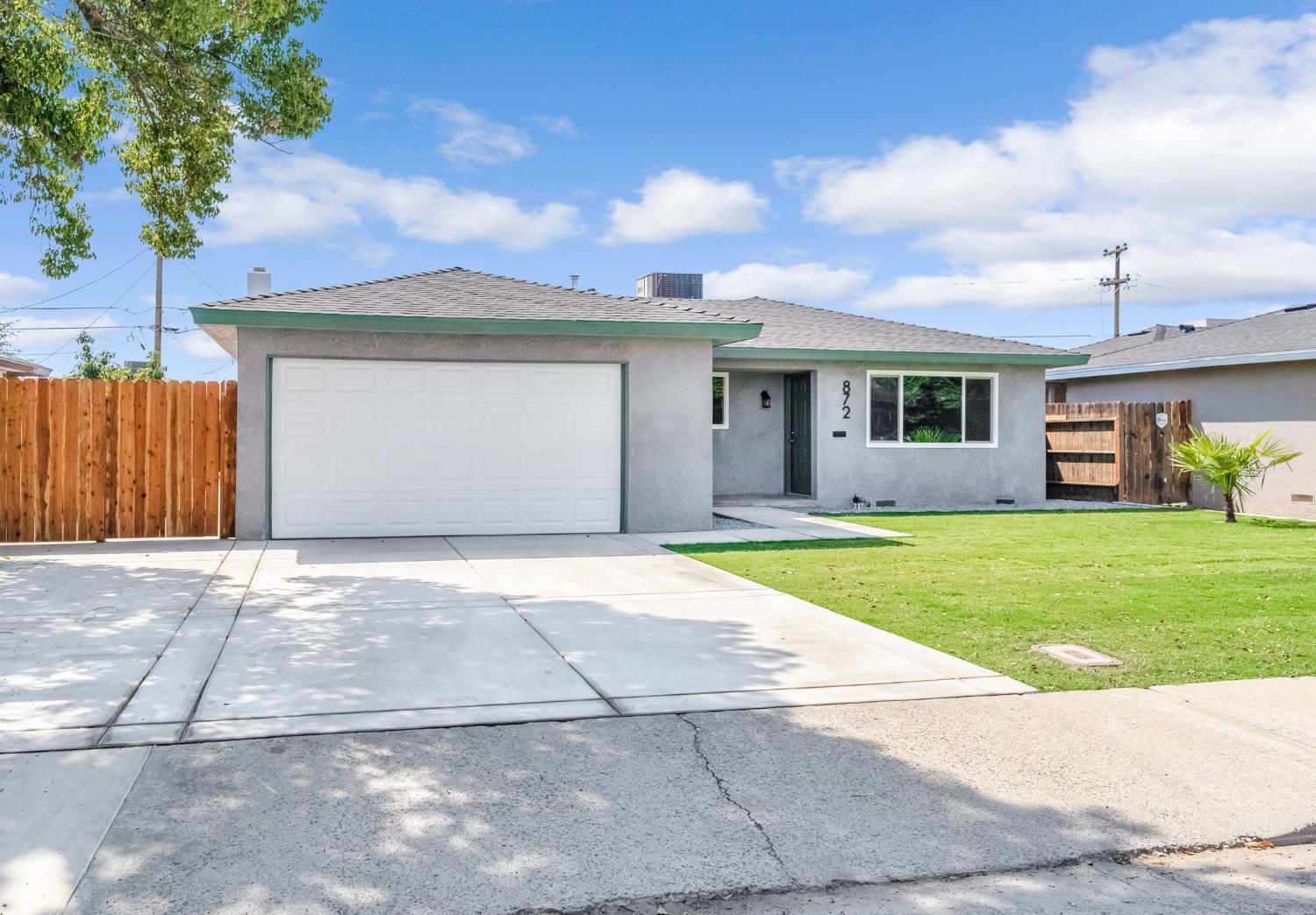 872 W Fairmont Ave, Clovis, CA 93612