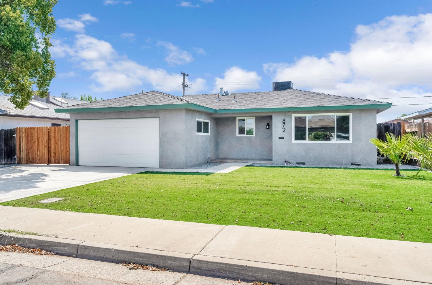 872 W Fairmont Ave, Clovis, CA 93612