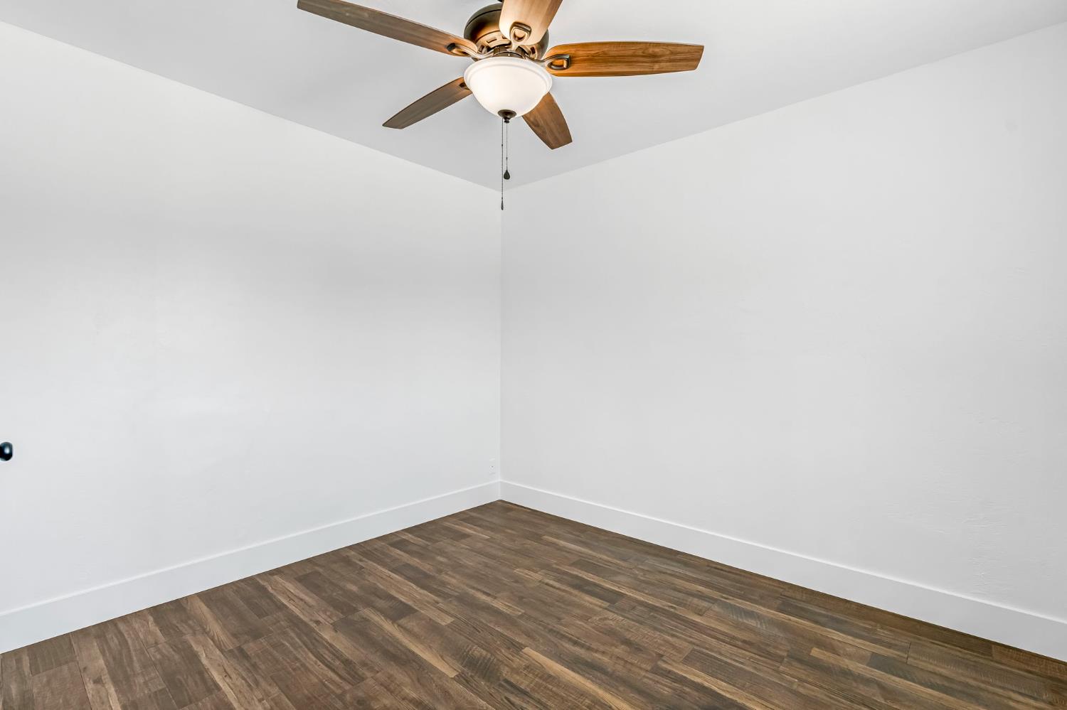 872 W Fairmont Ave, Clovis, CA 93612