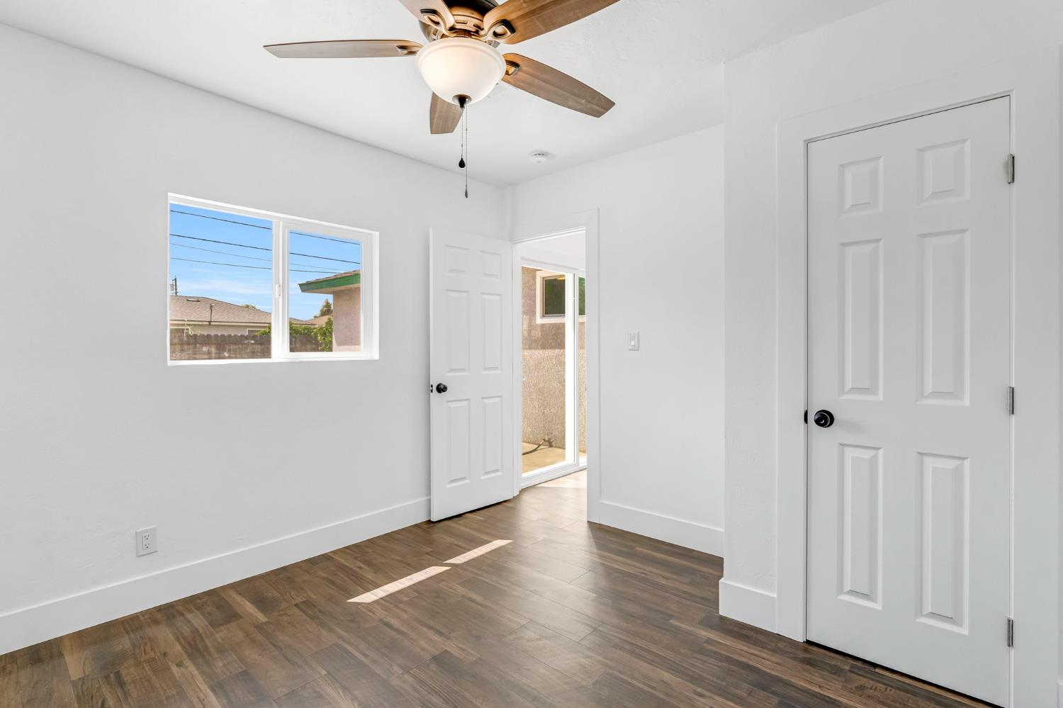 872 W Fairmont Ave, Clovis, CA 93612