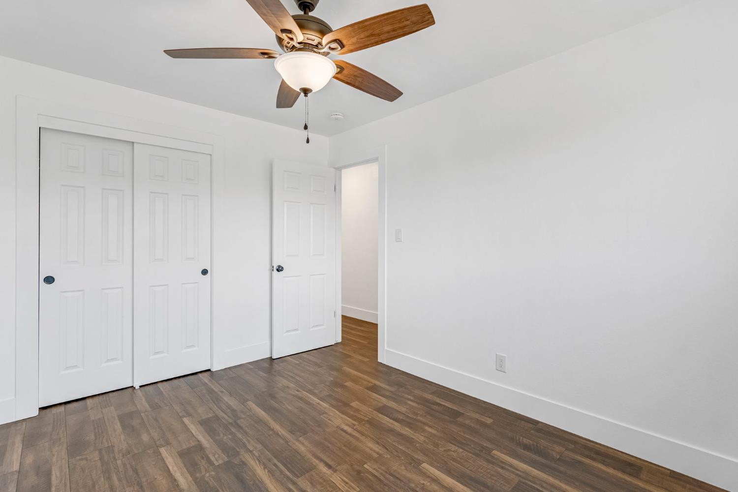 872 W Fairmont Ave, Clovis, CA 93612