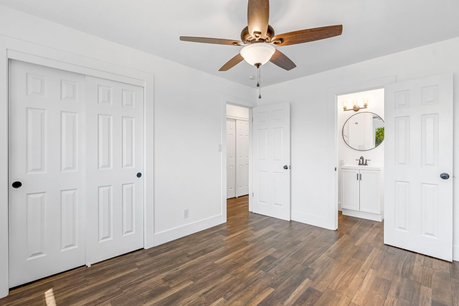 872 W Fairmont Ave, Clovis, CA 93612