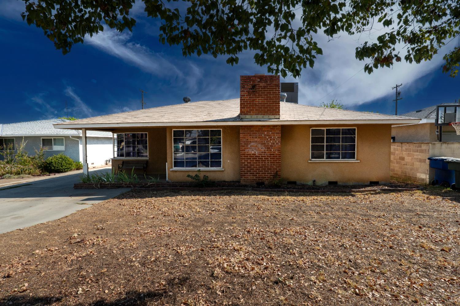 1025 W Fedora Ave, Fresno, CA 93705