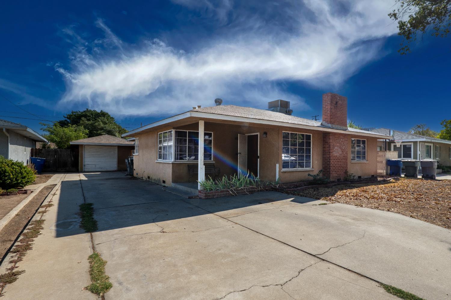 1025 W Fedora Ave, Fresno, CA 93705