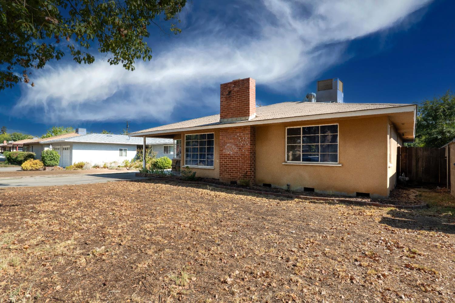 1025 W Fedora Ave, Fresno, CA 93705