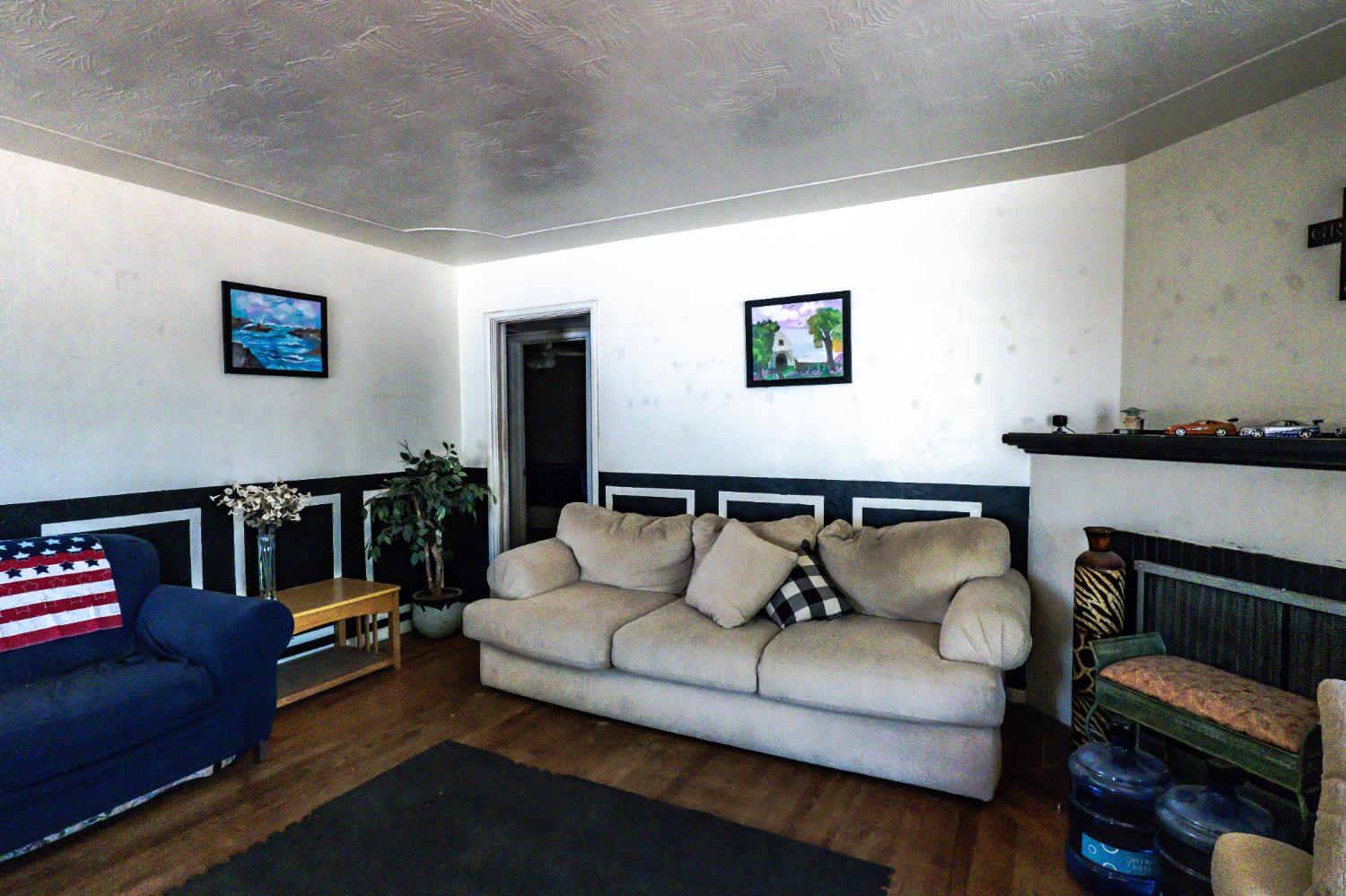 1025 W Fedora Ave, Fresno, CA 93705