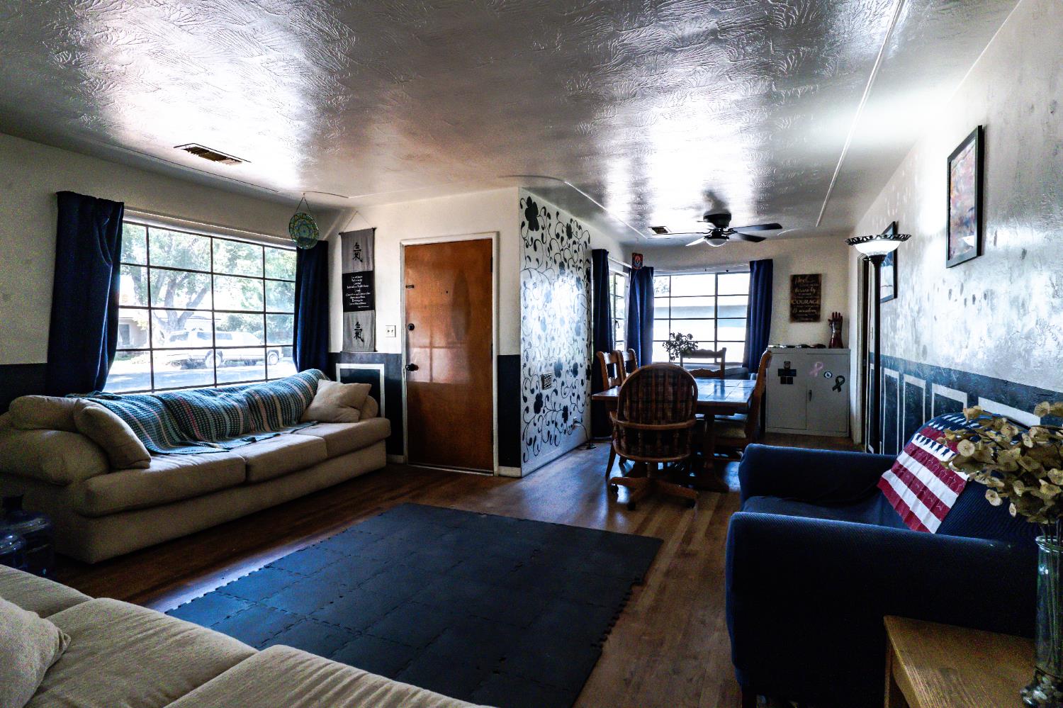 1025 W Fedora Ave, Fresno, CA 93705