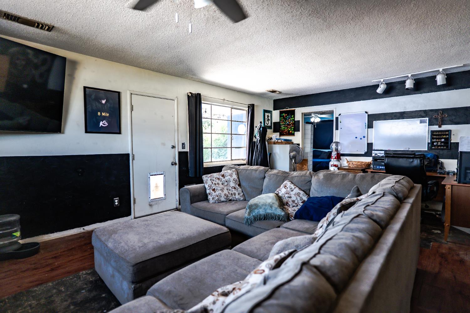 1025 W Fedora Ave, Fresno, CA 93705