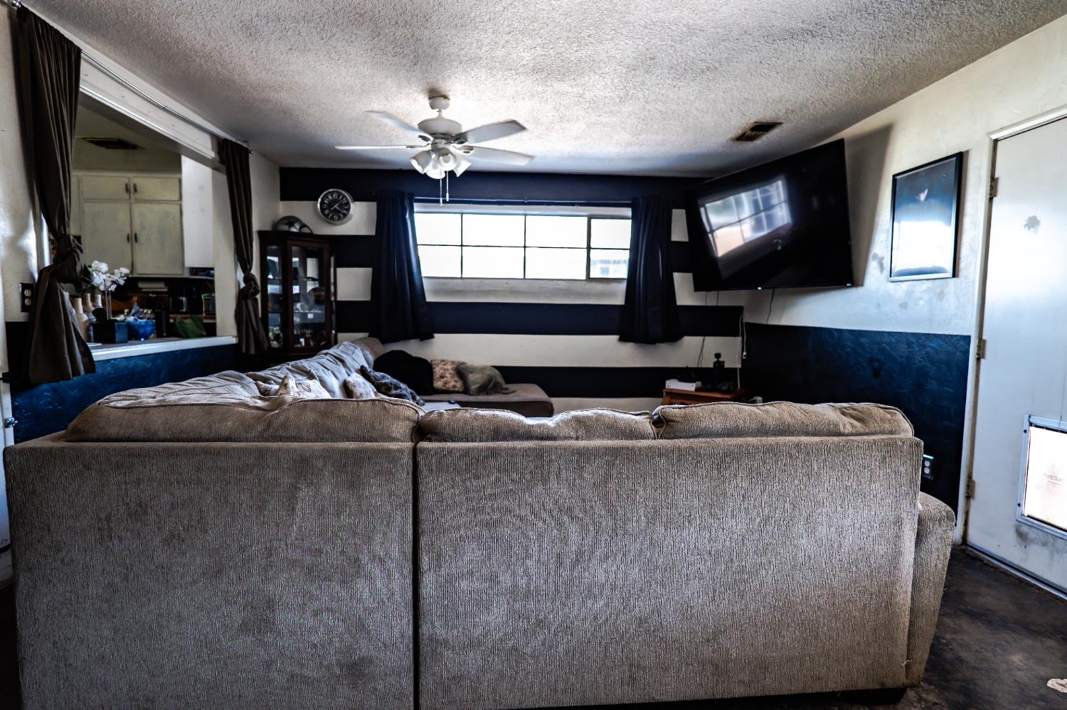 1025 W Fedora Ave, Fresno, CA 93705