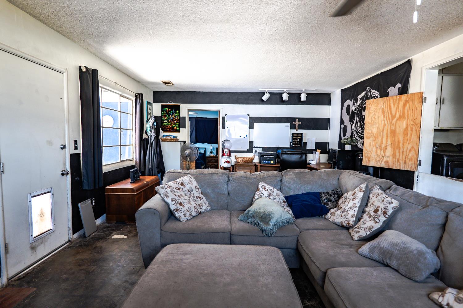 1025 W Fedora Ave, Fresno, CA 93705