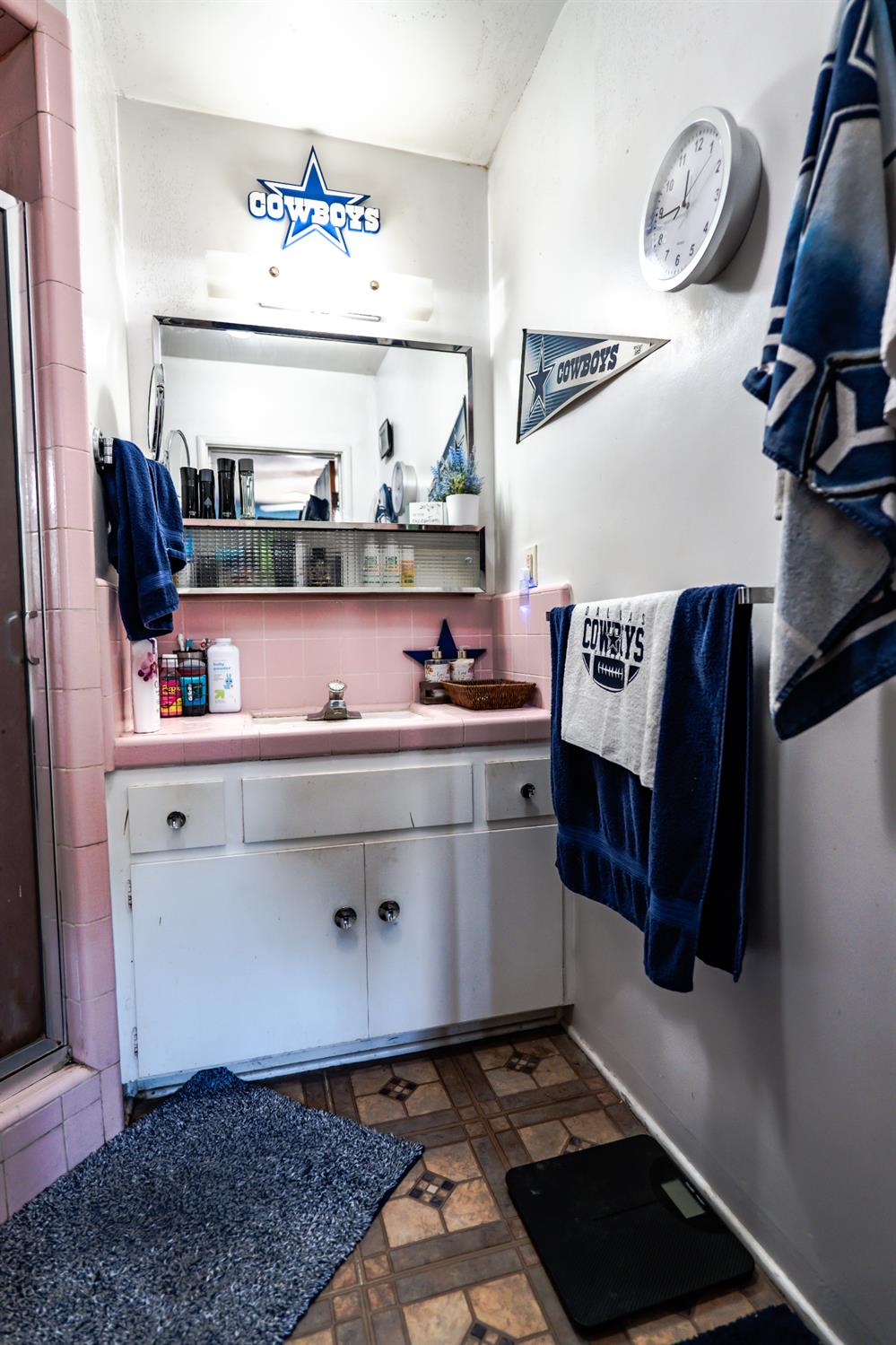 1025 W Fedora Ave, Fresno, CA 93705