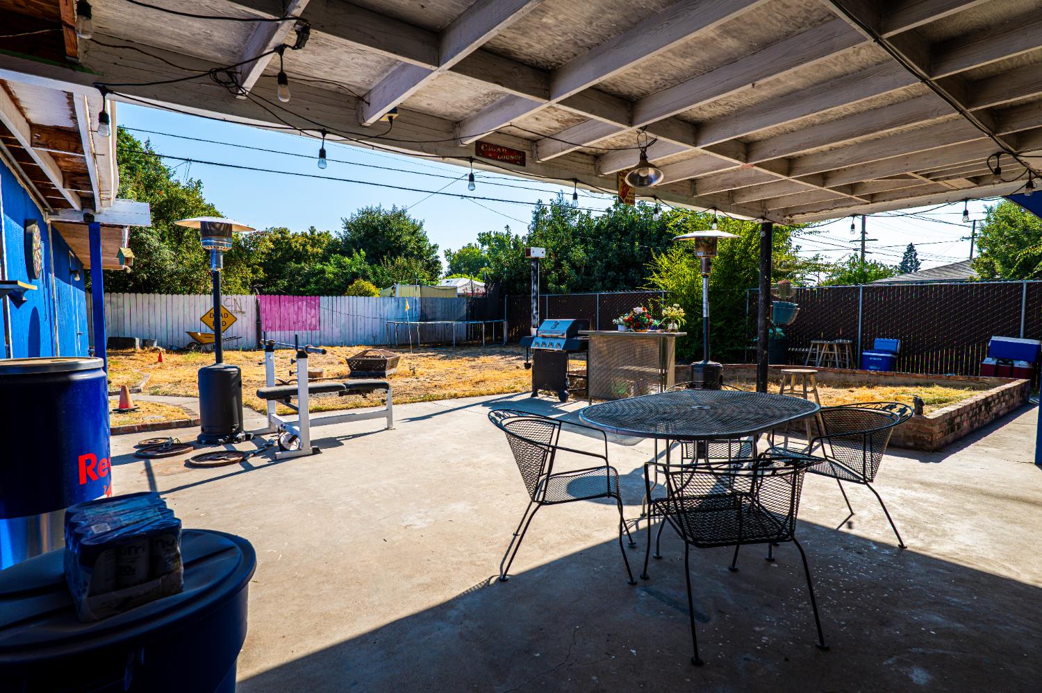 1025 W Fedora Ave, Fresno, CA 93705