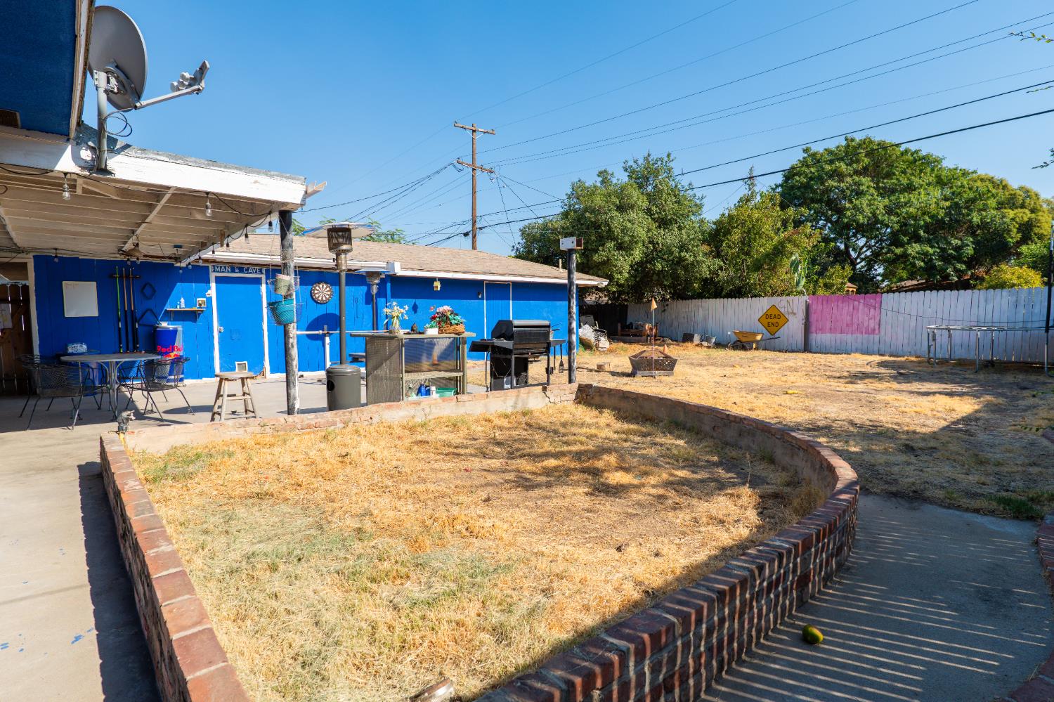 1025 W Fedora Ave, Fresno, CA 93705