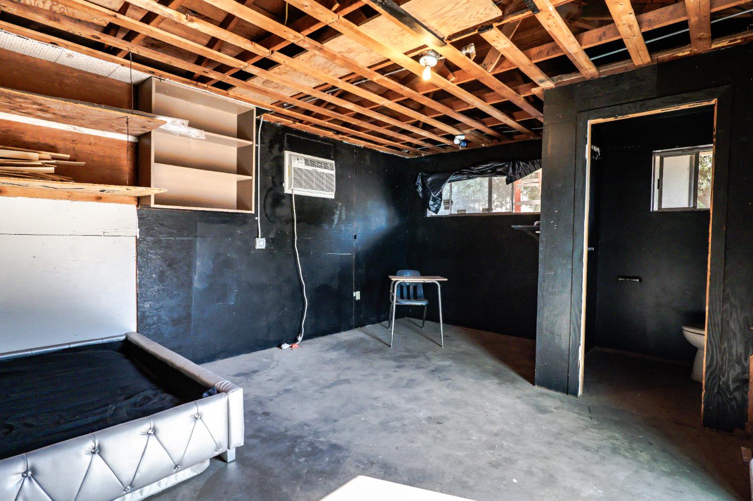 1025 W Fedora Ave, Fresno, CA 93705