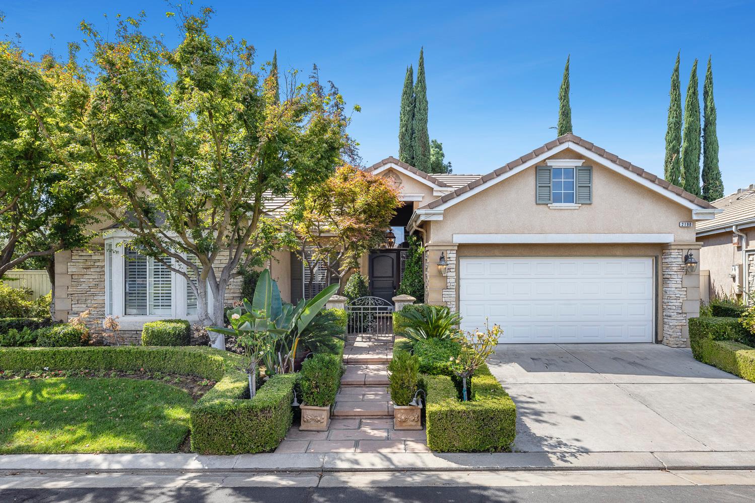 2190 W Via Cipressi, Fresno, CA 93711