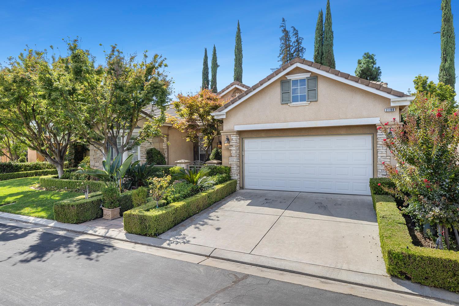 2190 W Via Cipressi, Fresno, CA 93711